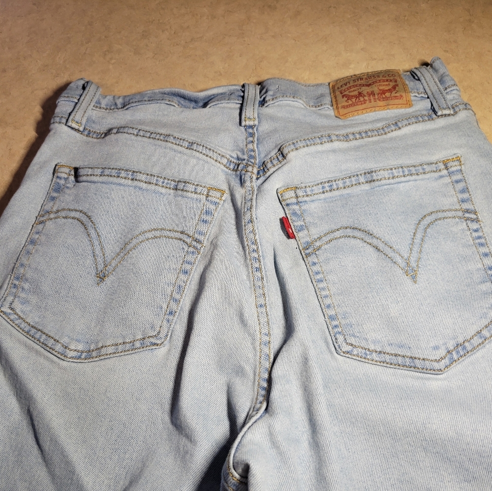 Rare Vintage Levi's women size 31 Ribcage Straight Ankle Jeans in Light Blue - Picture 2 of 10